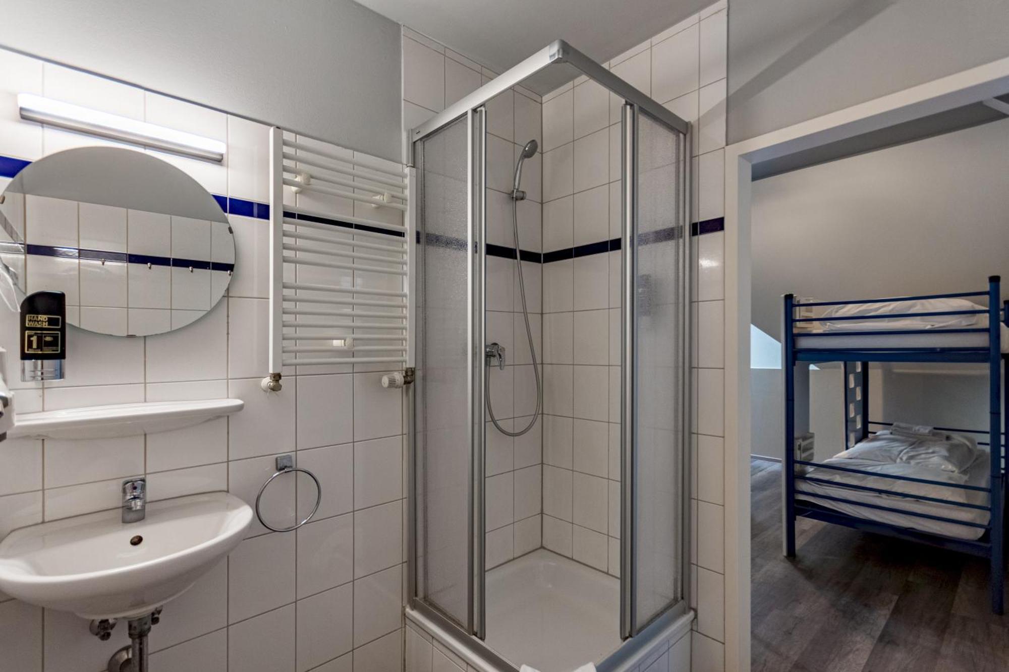 A&O Leipzig Hauptbahnhof Hostel Room photo